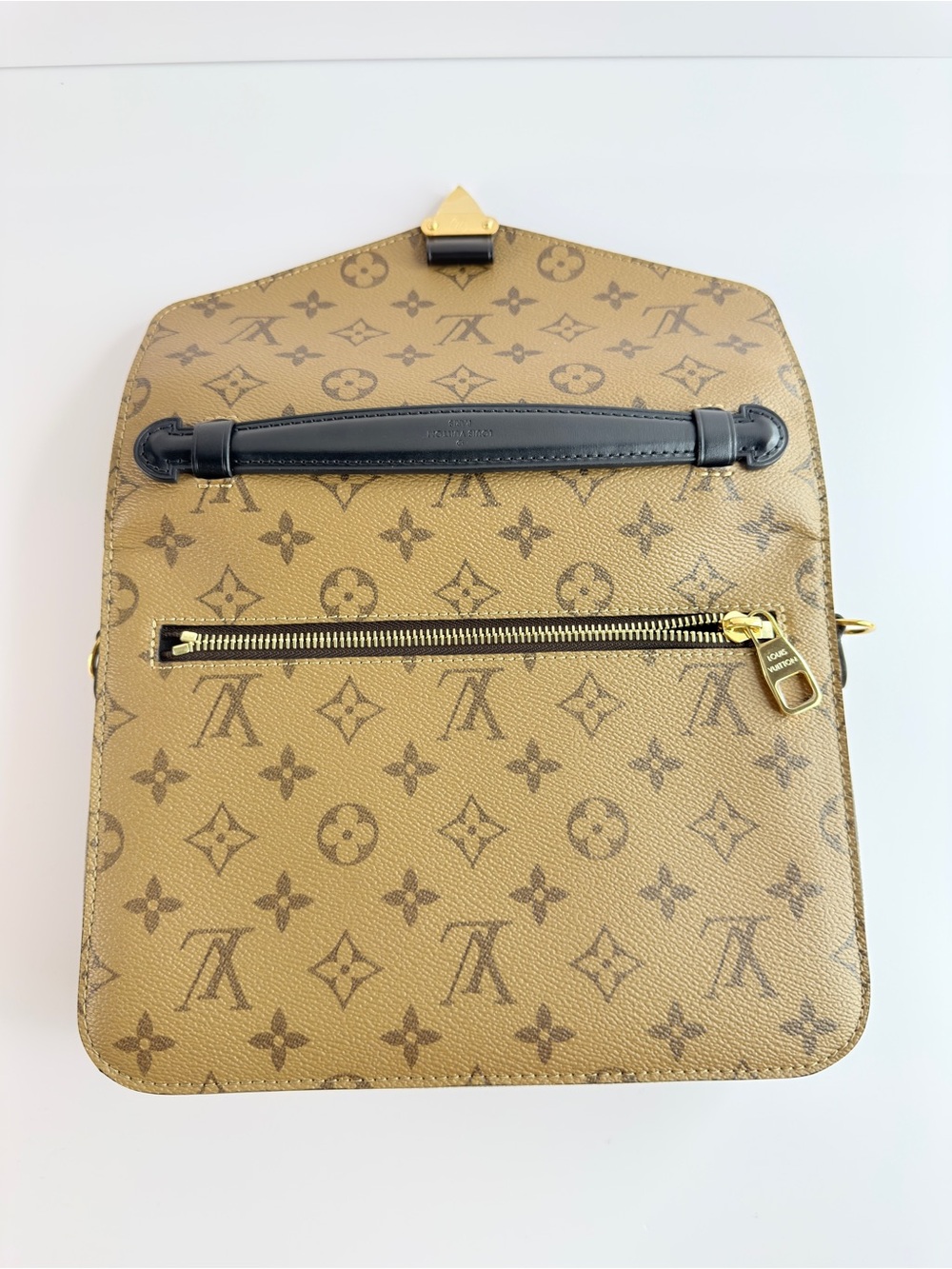 Louis Vuitton Métis Monogram Reverse - Picture 9 of 17